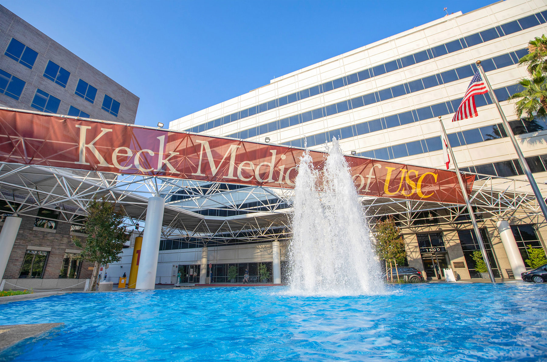 Front entrance of Keck Hospital of USC