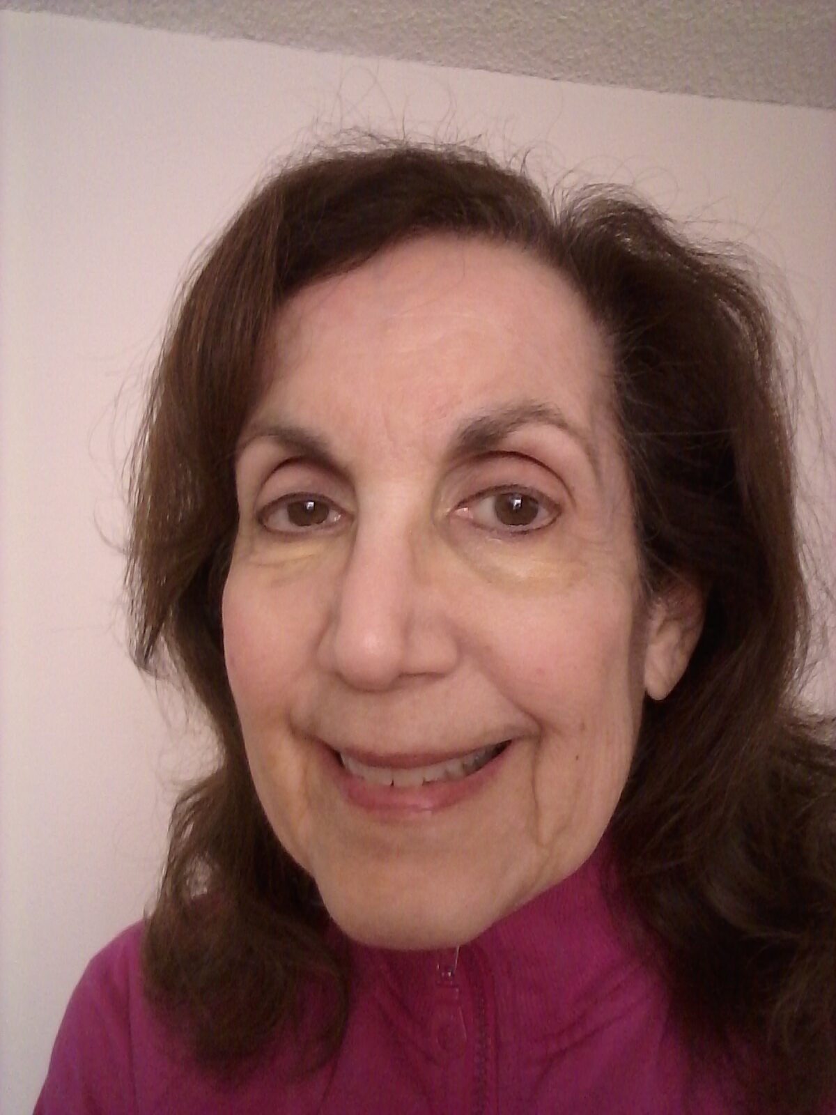 Headshot of Robin Heffler, freelance writer